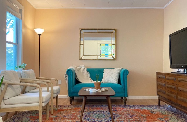 Lovely 3 bedroom with yard