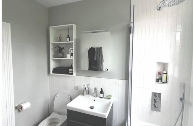 Lovely 3 bedrooms house with beautifull gardent in leafy Dulwich,South London