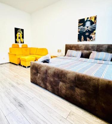 Lovely 3BR Apartment for 9P, 10Min to FAC Platz
