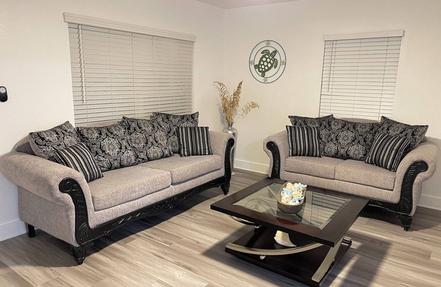 Lovely #4 apartment “Newly renovated” near Lake Okeechobee and Marina