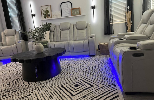 Lovely 4-bedroom pool house in North Fontana