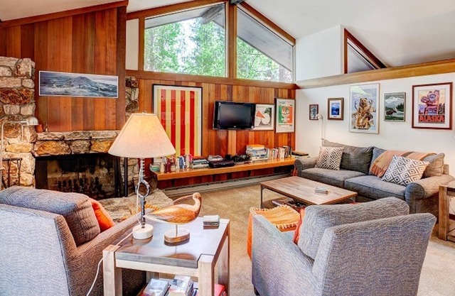 Lovely and beautiful 2 bedroom Town Home - 38 Graeagle Meadows