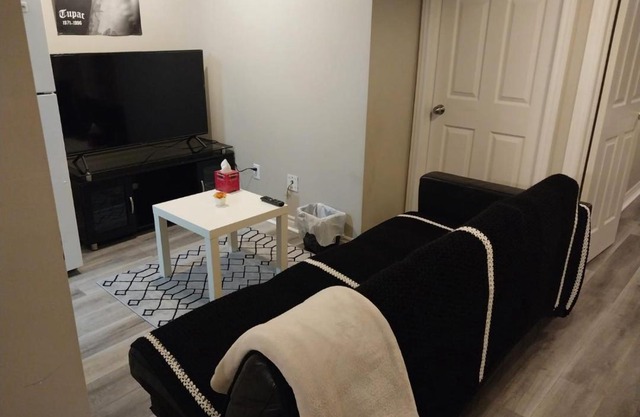 Lovely and calm townhouse with free parking