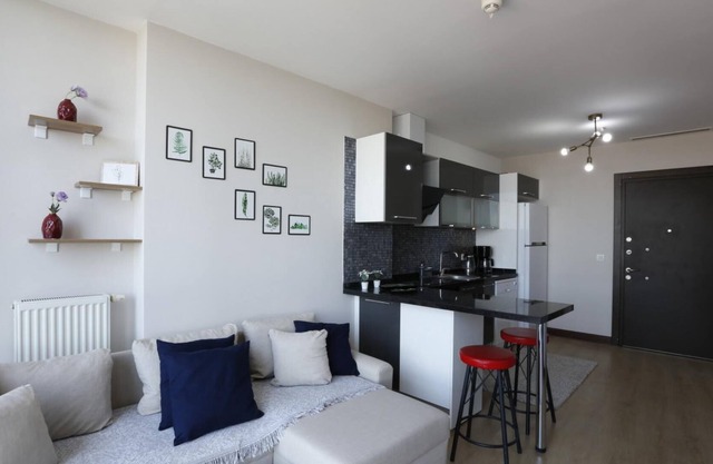 Lovely and Central Flat with City View in Atasehir