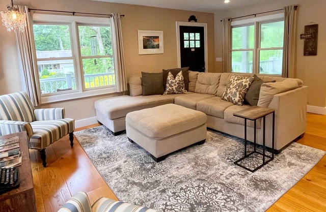 Lovely and Charming Home on the North Fork near Wineries and Farms!