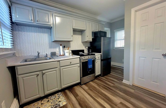 Lovely and Cozy 1 Bedroom Apartment in Bay Shore