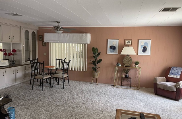 Lovely and cozy with retreat feel