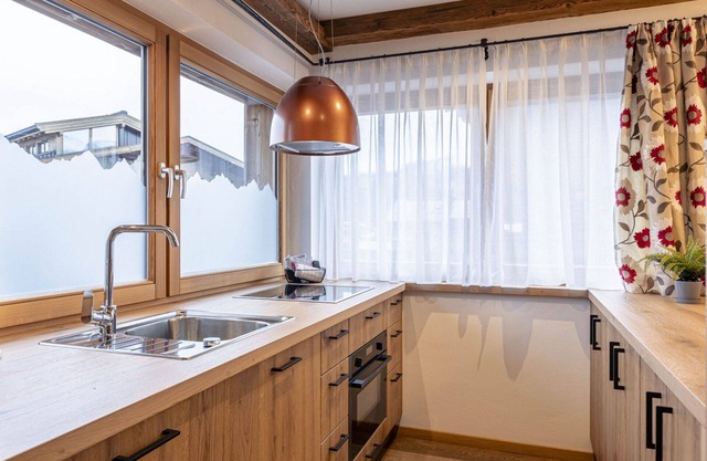 Bonito apartamento para 4 personas con WIFI, jacuzzi, TV, balcón y aparcamiento