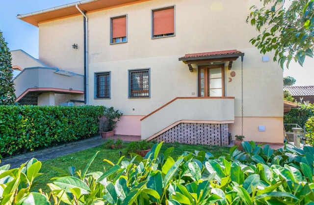 Herrliche Wohnung für 4 Gäste mit Klimaanlage, W-LAN, TV, Innenhof und Parkplatz