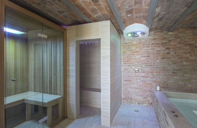 Wohnung mit W-LAN, Whirlpool, Klimaanlage, Pool, TV, Innenhof, Haustiere erlaubt, Parkplatz
