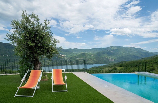 Angenehme Wohnung mit Klimaanlage, W-LAN, Pool, TV, Balkon, Haustiere erlaubt und Parkplatz
