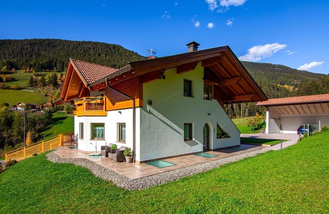 Schöne Wohnung für 6 Personen mit W-LAN, TV, Balkon und Parkplatz