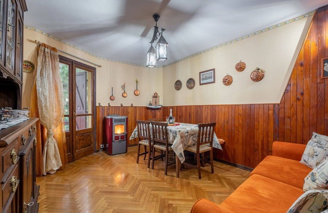 Schöne Wohnung für 4 Leute mit W-LAN, TV, Innenhof, Haustiere erlaubt und Parkplatz