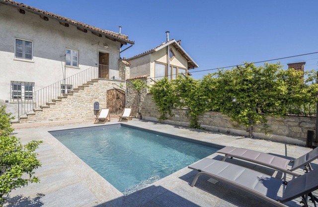 Schöne Wohnung für 4 Personen mit W-LAN, Pool und Terrasse, bei Alba