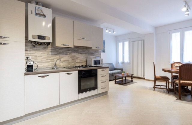 Lovely apartment for 4 people with WIFI, TV, balcony, pets allowed and panoramic view