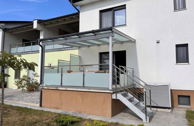 Angenehme Wohnung mit W-LAN, Klimaanlage, TV, Terrasse, Haustiere erlaubt und Parkplatz