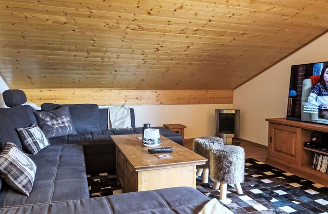 Lovely apartment for 6 guests with WIFI, TV, balcony and panoramic view