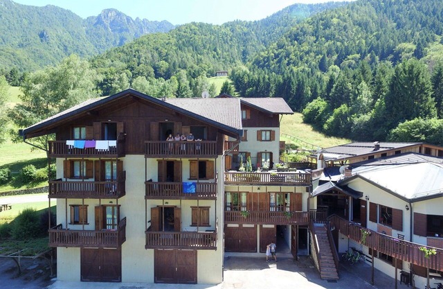Herrliche Wohnung mit W-LAN, Pool, TV, Terrasse, Haustiere erlaubt, Parkplatz, bei Riva Del Garda
