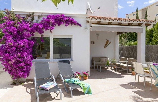 Maravilloso apartamento a 50m de la playa. 4 pers. Wifi. A/A.