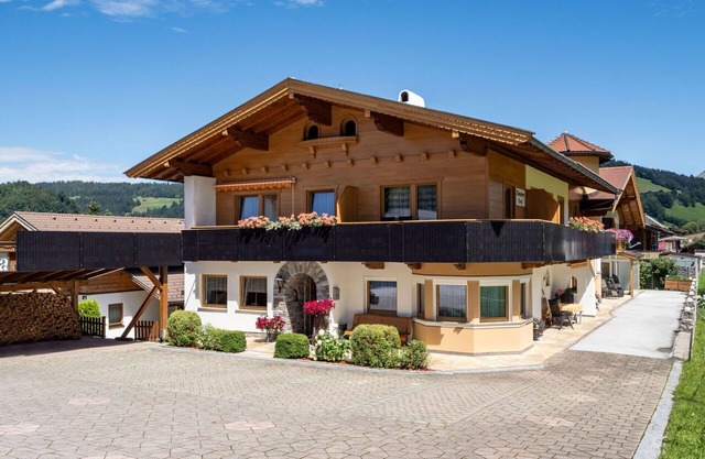 Angenehme Wohnung für 3 Leute mit W-LAN, TV, Balkon und Parkplatz