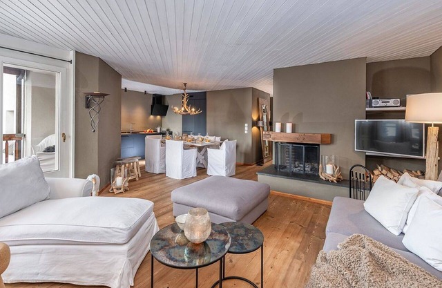 Schöne Wohnung für 4 Personen mit Pool, TV, Balkon und Haustiere erlaubt