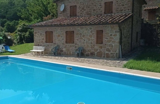 Angenehme Wohnung für 8 Gäste mit Pool, W-LAN, Haustiere erlaubt und Parkplatz