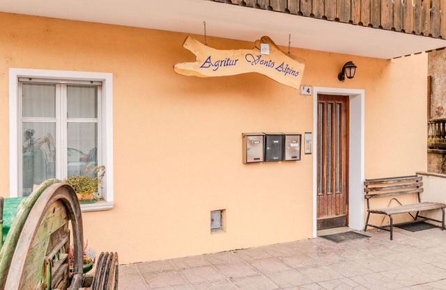 Schöne Wohnung für 3 Leute mit W-LAN, TV, Innenhof, Haustiere erlaubt und Parkplatz