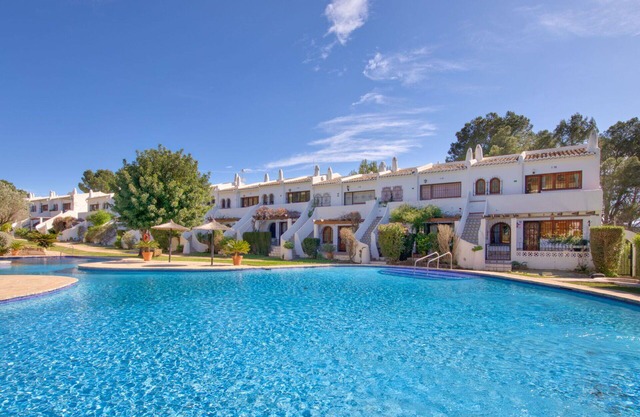 Schöne Wohnung für 3 Leute mit Pool, W-LAN, TV, Terrasse und Parkplatz