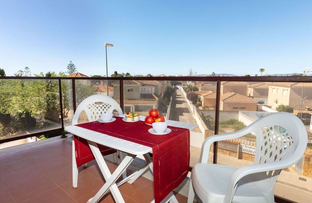 Herrliche Wohnung für 4 Leute mit Klimaanlage, W-LAN, Pool, TV, Terrasse und Parkplatz