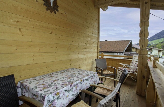 Herrliche Wohnung für 4 Gäste mit W-LAN, TV, Terrasse, Panoramablick und Parkplatz