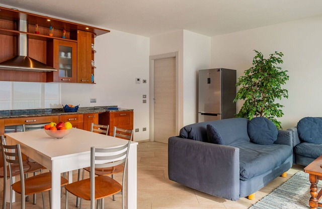 Schöne Wohnung mit W-LAN, Klimaanlage, TV, Terrasse, Haustiere erlaubt und Parkplatz