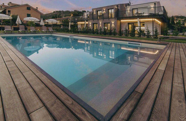 Herrliche Wohnung mit Klimaanlage, Pool, W-LAN, TV, Terrasse, Haustiere erlaubt und Parkplatz
