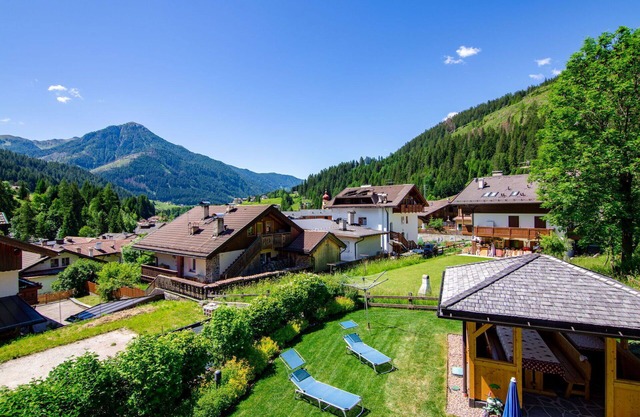 Gemütliche Wohnung für 4 Leute mit W-LAN, TV, Balkon und Parkplatz