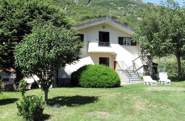 Herrliche Wohnung für 4 Leute mit W-LAN, TV, Balkon, Haustiere erlaubt und Parkplatz