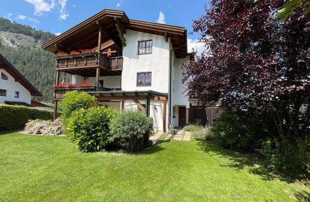 Schöne Wohnung für 6 Gäste mit W-LAN, TV, Terrasse und Parkplatz