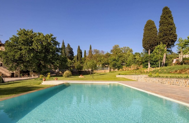 Lovely apartment for 6 guests with pool, WIFI, A/C, TV, pets allowed and parking