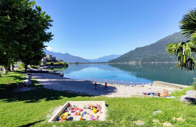 Lovely apartment for 6 guests with A/C, WIFI, TV, balcony and parking