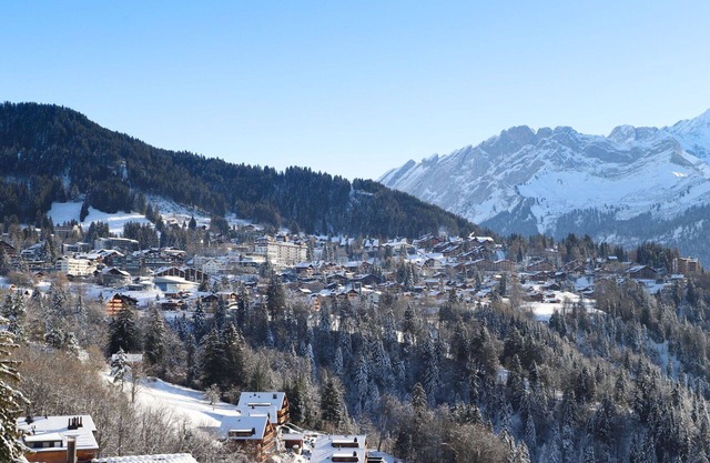 Angenehme Wohnung für 6 Personen mit W-LAN, TV, Terrasse, Panoramablick und Parkplatz