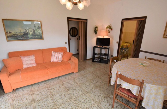 Angenehme Wohnung für 6 Gäste mit W-LAN, TV, Terrasse, Haustiere erlaubt und Parkplatz