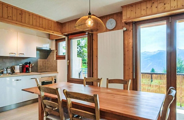 Angenehme Wohnung für 7 Gäste mit W-LAN, TV, Balkon und Parkplatz