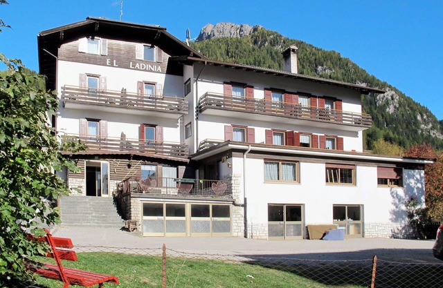 Angenehme Wohnung für 7 Personen mit W-LAN, TV, Innenhof, Haustiere erlaubt und Parkplatz