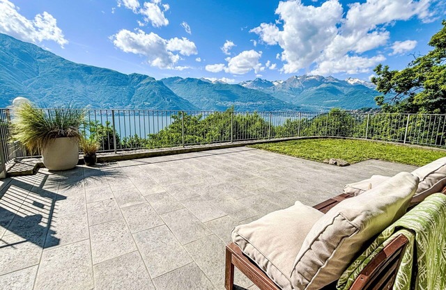 Gemütliche Wohnung für 7 Gäste mit W-LAN, Pool, TV, Terrasse und Parkplatz