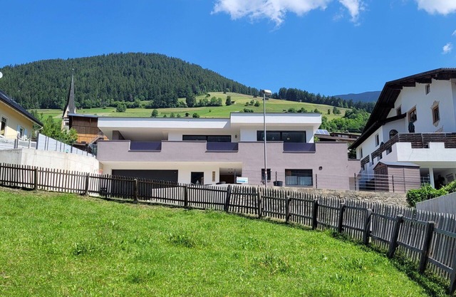 Schöne Wohnung für 4 Personen mit TV, Terrasse und Parkplatz