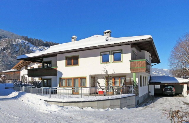 Angenehme Wohnung für 6 Leute mit W-LAN, TV, Terrasse und Parkplatz