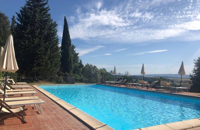 Angenehme Wohnung für 6 Leute mit W-LAN, Pool, TV, Terrasse und Parkplatz, bei Montepulciano