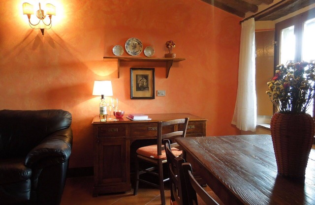 Herrliche Wohnung für 4 Leute mit W-LAN, Pool, TV und Parkplatz, bei Montepulciano