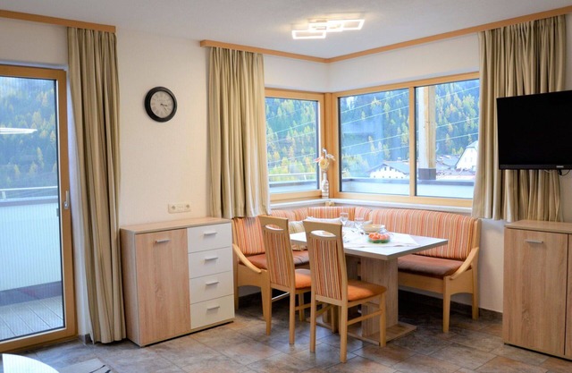 Wohnung in einem Ferienhaus mit W-LAN, TV, Balkon, Haustiere erlaubt, Panoramablick, Parkplatz