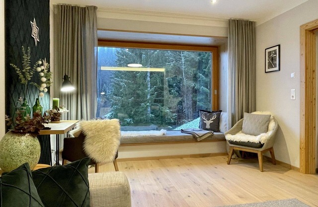 Gemütliche Wohnung in einem Ferienhaus für 4 Leute mit W-LAN, TV, Innenhof und Parkplatz