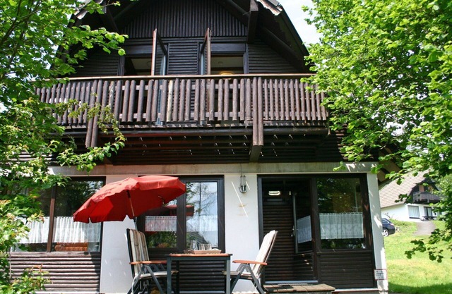 Gemütliche Wohnung in einem Ferienhaus für 4 Gäste mit W-LAN, TV und Terrasse