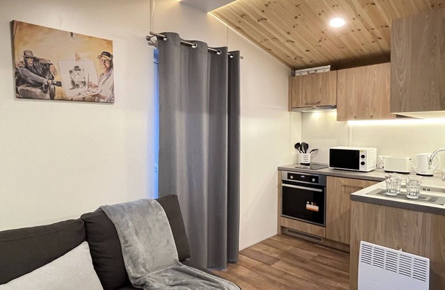 Herrliche Wohnung in einem Ferienhaus für 4 Leute mit W-LAN, TV, Terrasse und Parkplatz
